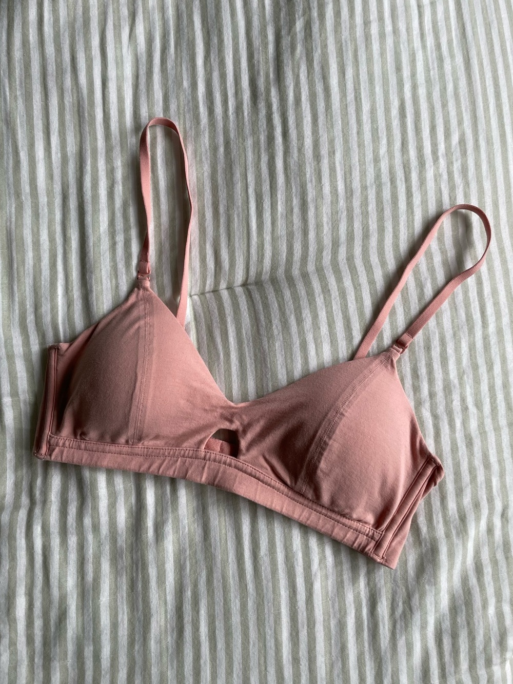 Neiwai Barely Zero Pure Comfort Triangle Bra Size 32A Peach
